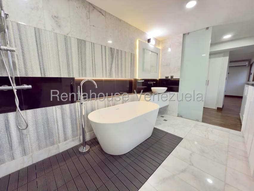 Apartamento (1 Nivel) en Venta en Los Samanes, Distrito Metropolitano - 36