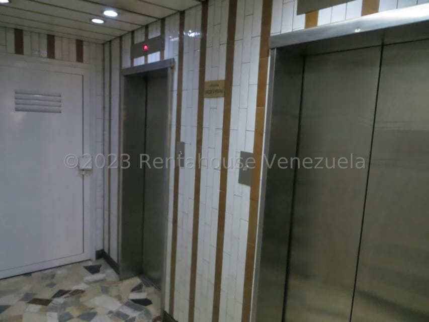 Comercial (Oficina) en Venta en Parroquia La Candelaria, Distrito Metropolitano - 23