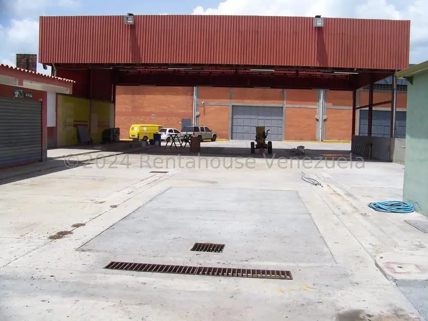 Comercial (Galpon - Deposito) en Alquiler en El Ingenio, Miranda - 2