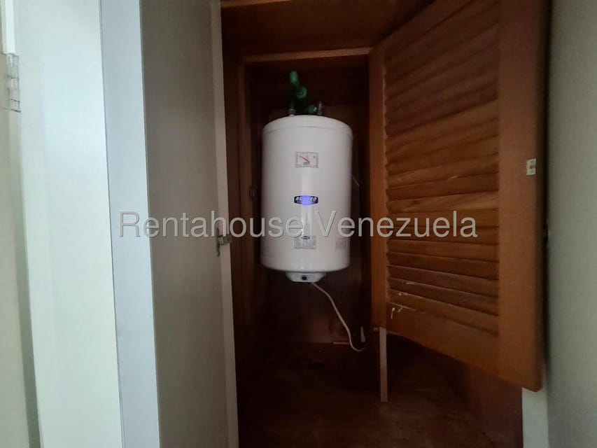 Apartamento (1 Nivel) en Alquiler en Los Naranjos del Cafetal, Distrito Metropolitano - 16