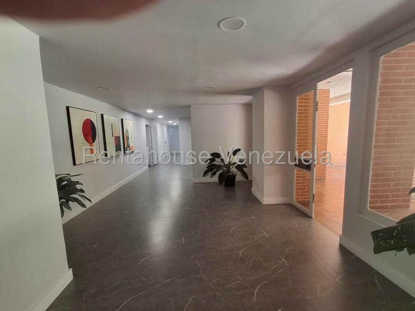 Apartamento (1 Nivel) en Alquiler en Los Naranjos del Cafetal, Distrito Metropolitano - 3