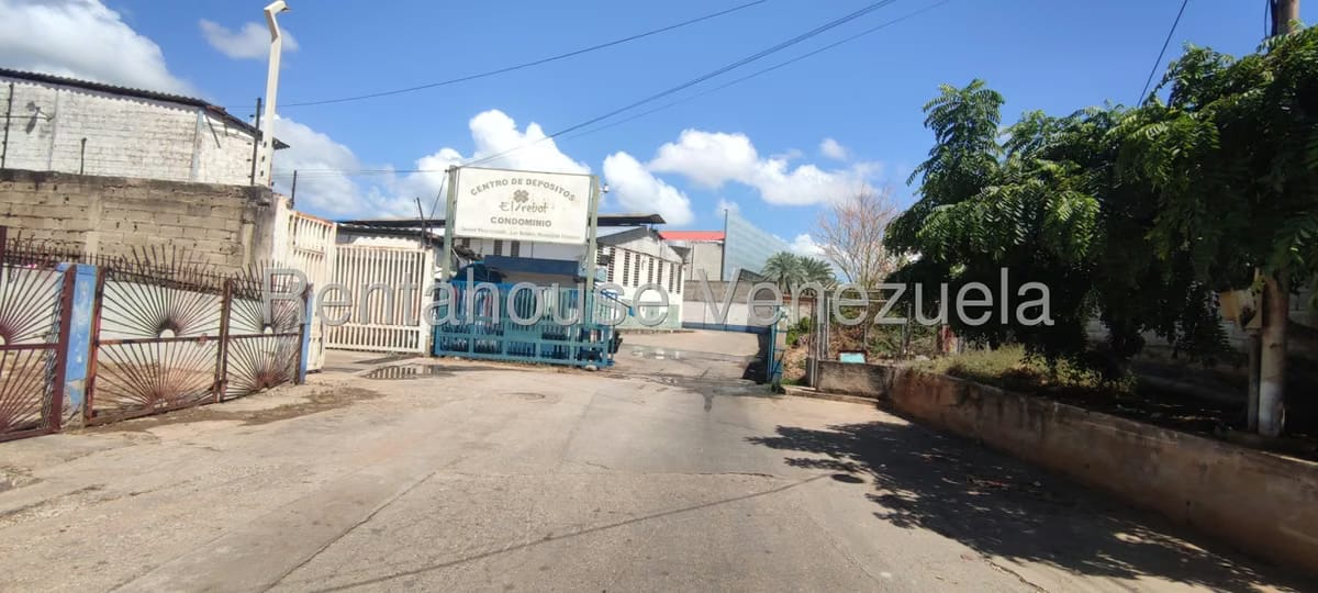 Comercial (Galpon - Deposito) en Venta en Los Robles, Nueva Esparta - 2