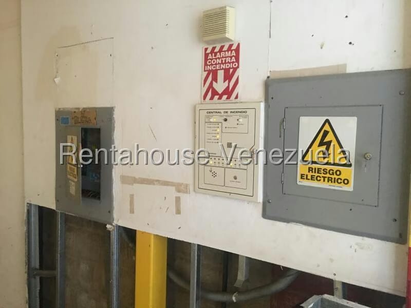 Comercial (Galpon - Deposito) en Venta en Los Robles, Nueva Esparta - 29