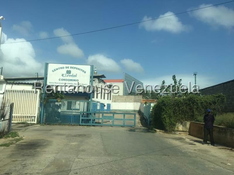 Comercial (Galpon - Deposito) en Venta en Los Robles, Nueva Esparta - 4