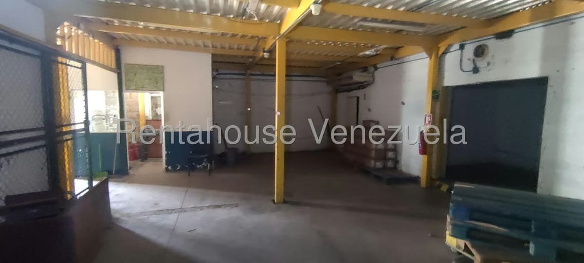 Comercial (Galpon - Deposito) en Venta en Los Robles, Nueva Esparta - 32