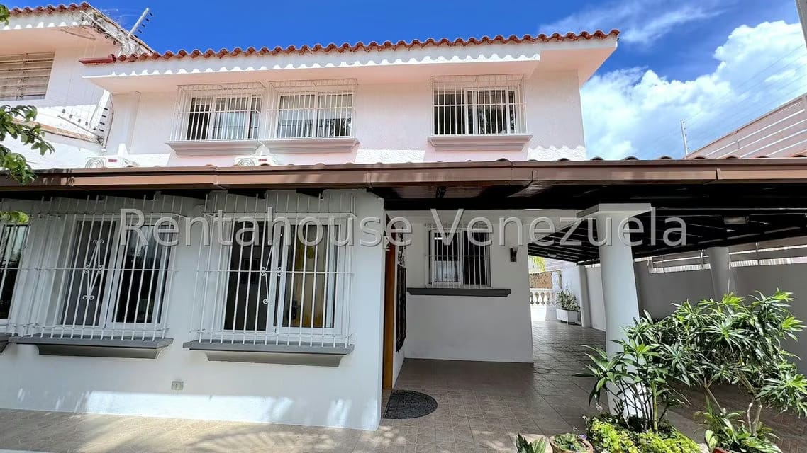 Casa (Multipes Niveles) en Venta en Macaracuay, Distrito Metropolitano - 2