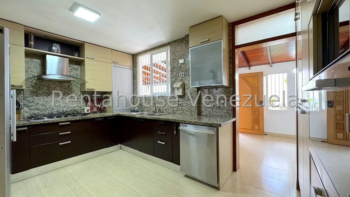 Casa (Multipes Niveles) en Venta en Macaracuay, Distrito Metropolitano - 11