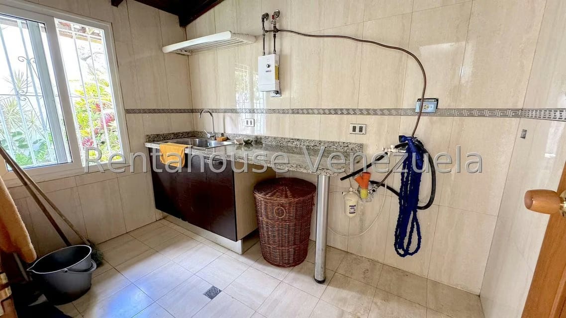 Casa (Multipes Niveles) en Venta en Macaracuay, Distrito Metropolitano - 19