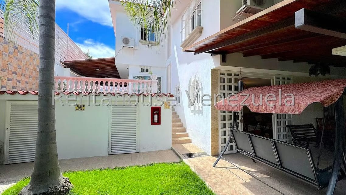 Casa (Multipes Niveles) en Venta en Macaracuay, Distrito Metropolitano - 35