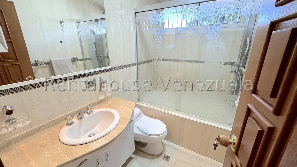 Casa (Multipes Niveles) en Venta en Macaracuay, Distrito Metropolitano - 45
