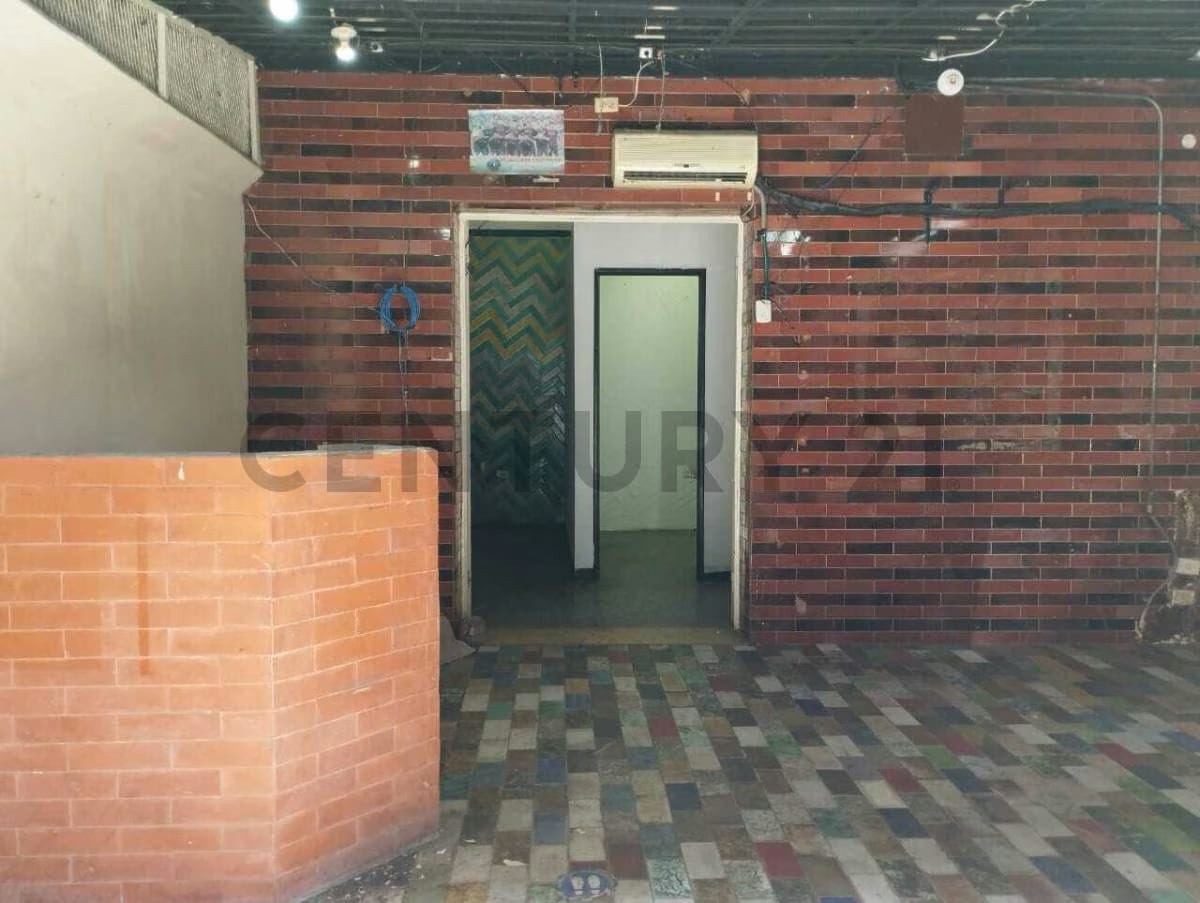 Local comercial en Los Chaguaramos - 3