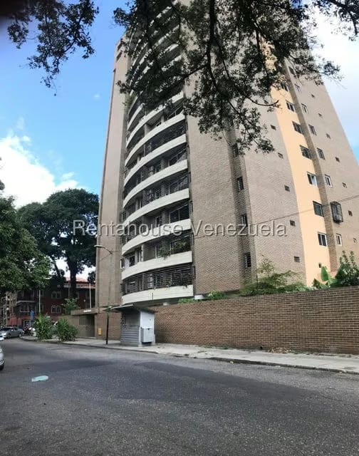 Apartamento (1 Nivel) en Venta en El Paraiso, Distrito Metropolitano - 2