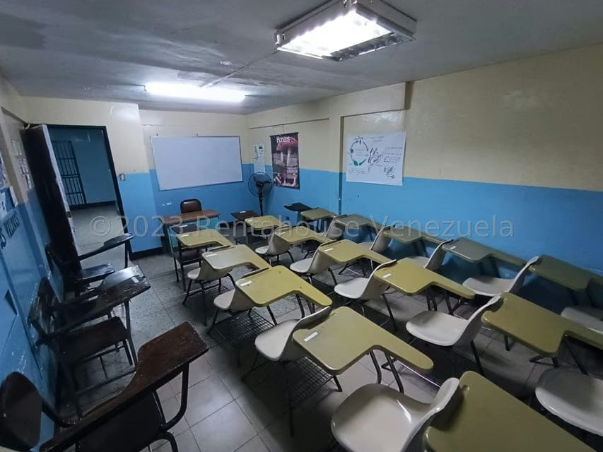 Comercial (Edificio) en Venta en Guarenas, Miranda - 16