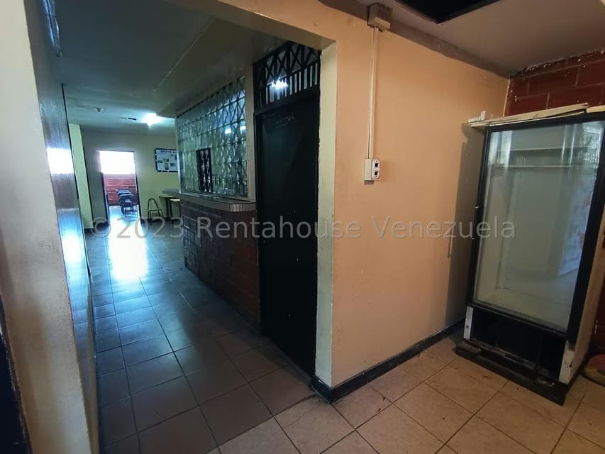 Comercial (Edificio) en Venta en Guarenas, Miranda - 28