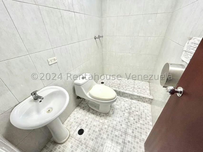 Comercial (Edificio) en Venta en Centro, Lara - 28