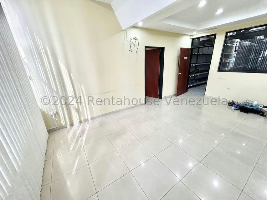 Comercial (Edificio) en Venta en Centro, Lara - 58