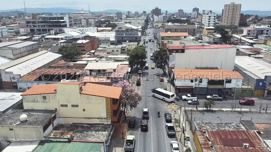 Comercial (Edificio) en Venta en Centro, Lara - 8