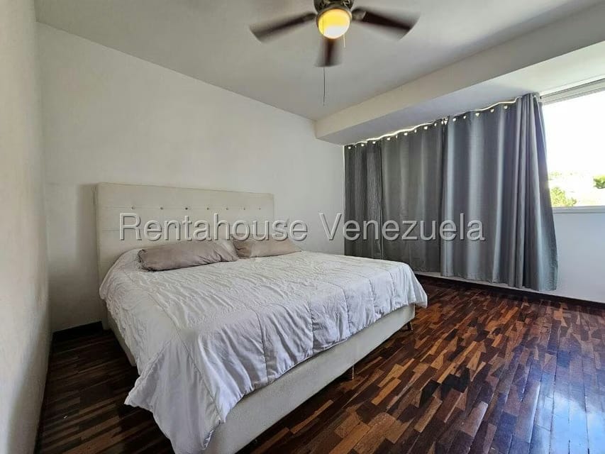 Apartamento (1 Nivel) en Venta en Mirador de Los Campitos I, Distrito Metropolitano - 36