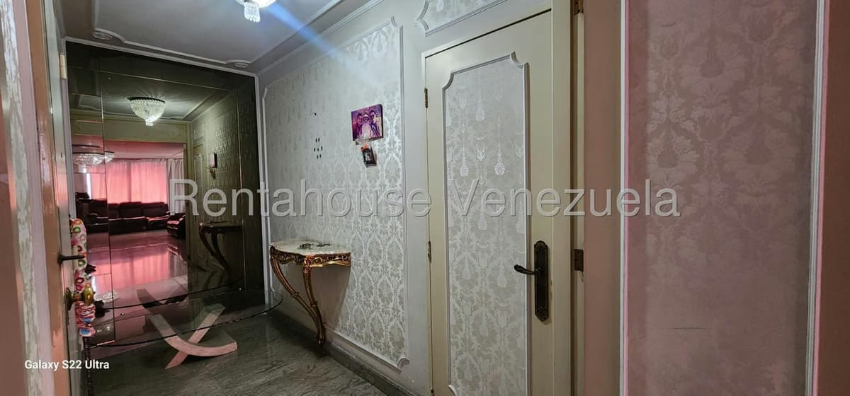 Apartamento (1 Nivel) en Venta en La Florida, Distrito Metropolitano - 10