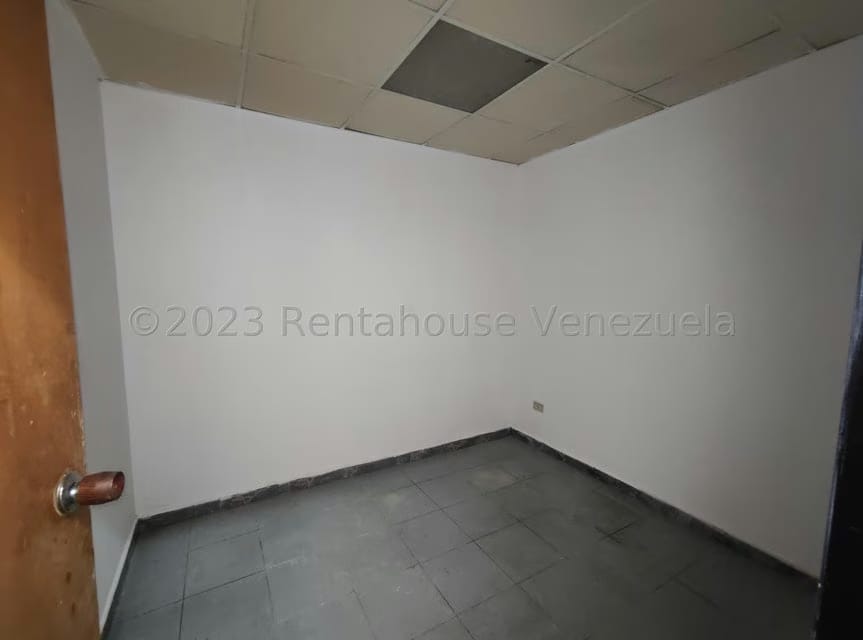 Comercial (Local Comercial) en Alquiler en El Tambor, Miranda - 2