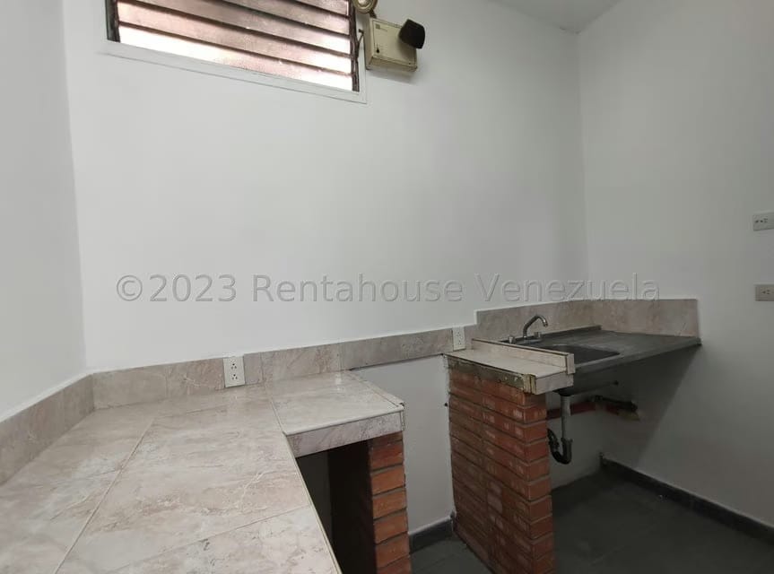 Comercial (Local Comercial) en Alquiler en El Tambor, Miranda - 12