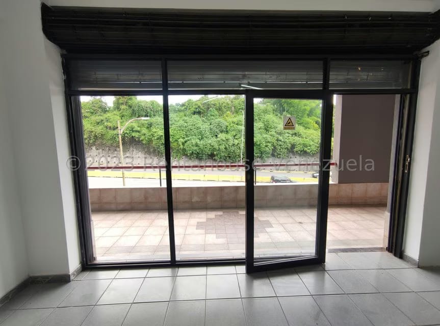Comercial (Local Comercial) en Alquiler en El Tambor, Miranda - 13