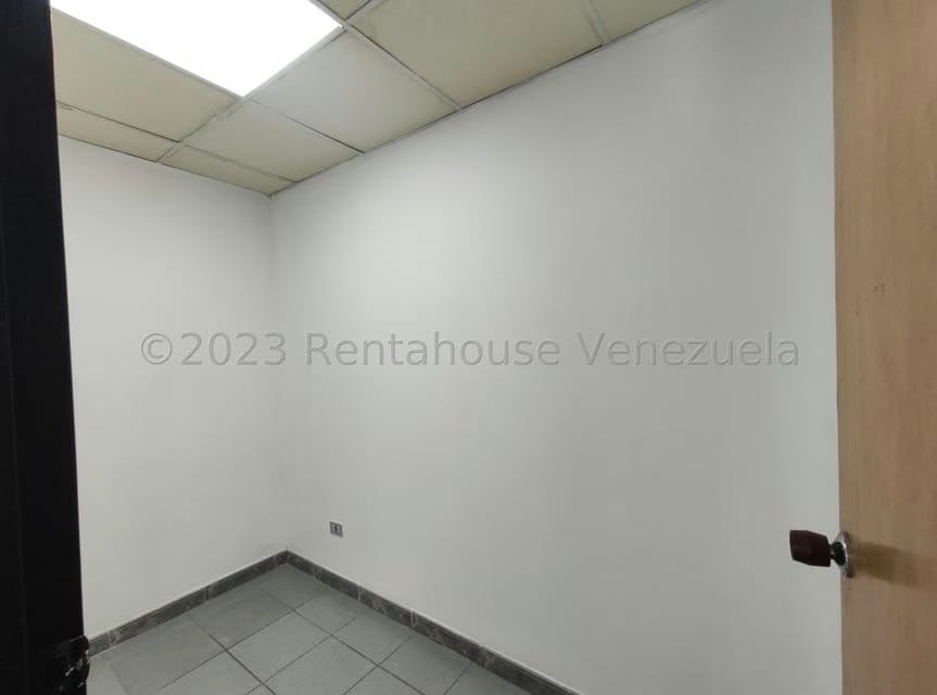 Comercial (Local Comercial) en Alquiler en El Tambor, Miranda - 3