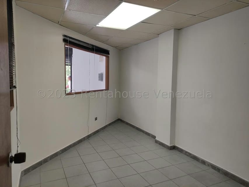Comercial (Local Comercial) en Alquiler en El Tambor, Miranda - 4