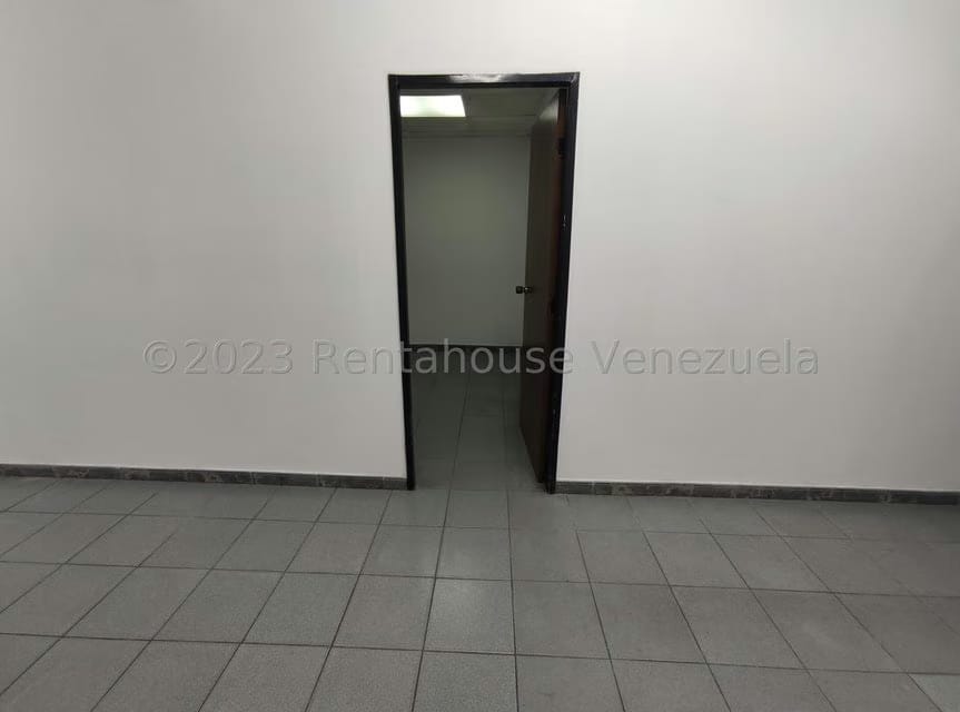 Comercial (Local Comercial) en Alquiler en El Tambor, Miranda - 8