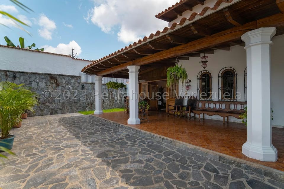 Casa (Duplex) en Venta en Cumbres de Curumo, Distrito Metropolitano - 13