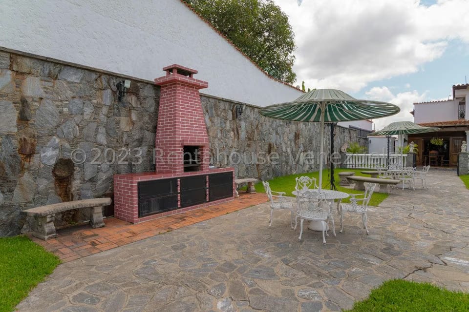 Casa (Duplex) en Venta en Cumbres de Curumo, Distrito Metropolitano - 17