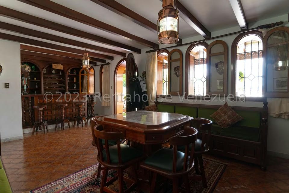 Casa (Duplex) en Venta en Cumbres de Curumo, Distrito Metropolitano - 28
