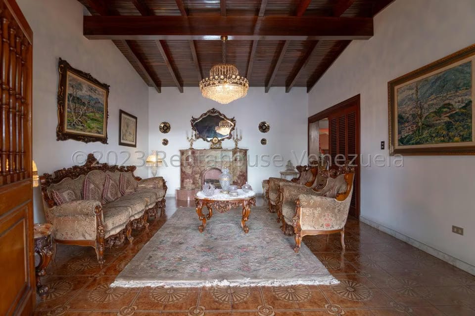 Casa (Duplex) en Venta en Cumbres de Curumo, Distrito Metropolitano - 37