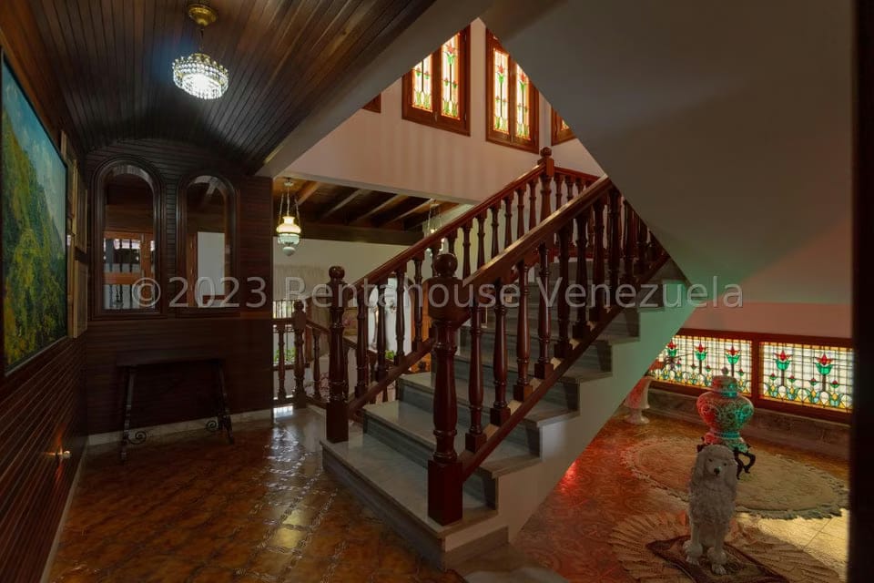 Casa (Duplex) en Venta en Cumbres de Curumo, Distrito Metropolitano - 48
