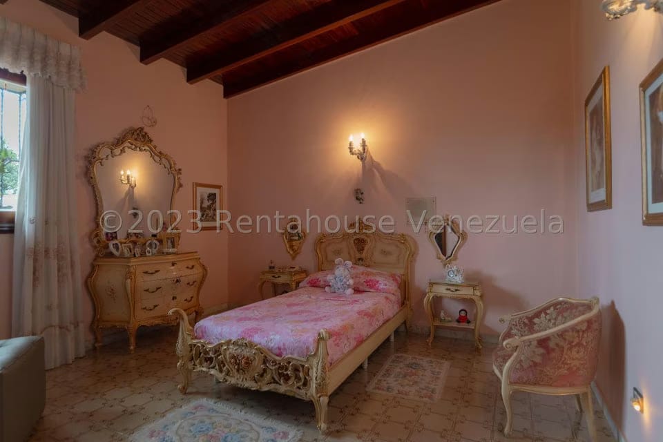 Casa (Duplex) en Venta en Cumbres de Curumo, Distrito Metropolitano - 49