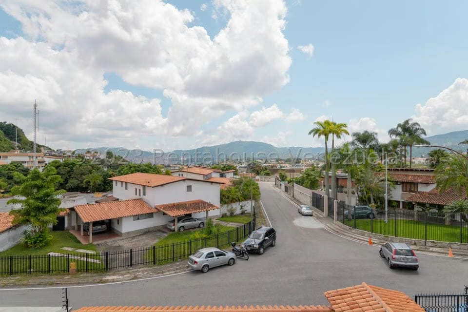 Casa (Duplex) en Venta en Cumbres de Curumo, Distrito Metropolitano - 60