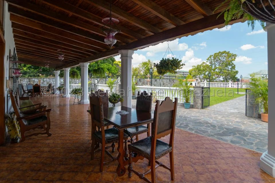 Casa (Duplex) en Venta en Cumbres de Curumo, Distrito Metropolitano - 8
