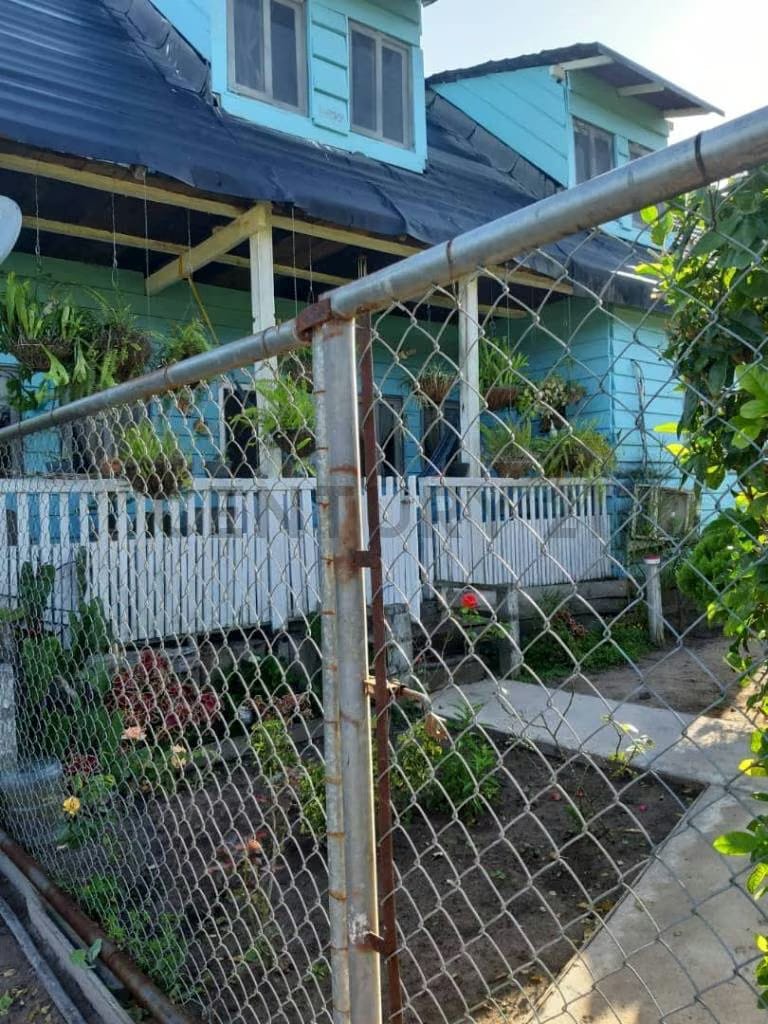 Se ofrece para la Venta Cómoda y bella casa tipo Chalet en Santa Elena de Uairen - 3