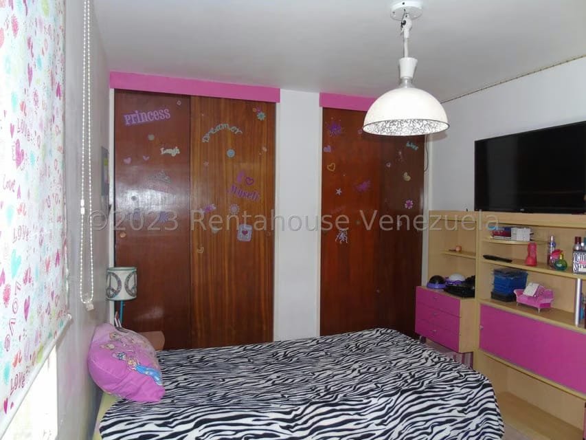 Apartamento (1 Nivel) en Venta en San Bernardino, Distrito Metropolitano - 24