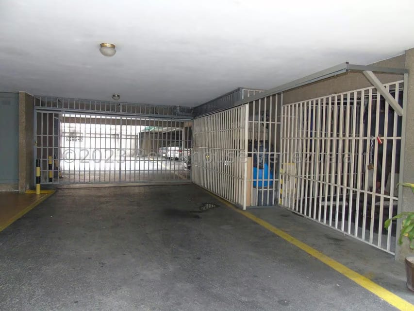 Apartamento (1 Nivel) en Venta en San Bernardino, Distrito Metropolitano - 39