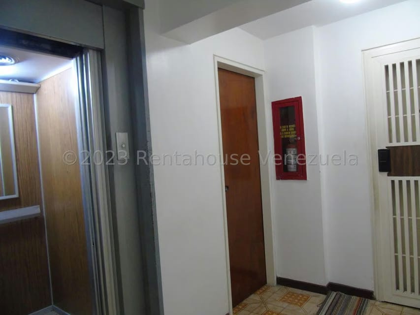 Apartamento (1 Nivel) en Venta en San Bernardino, Distrito Metropolitano - 5