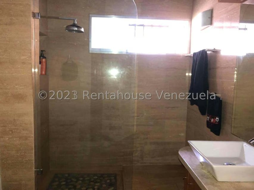 Casa (1 Nivel) en Venta en Prados del Este, Distrito Metropolitano - 22
