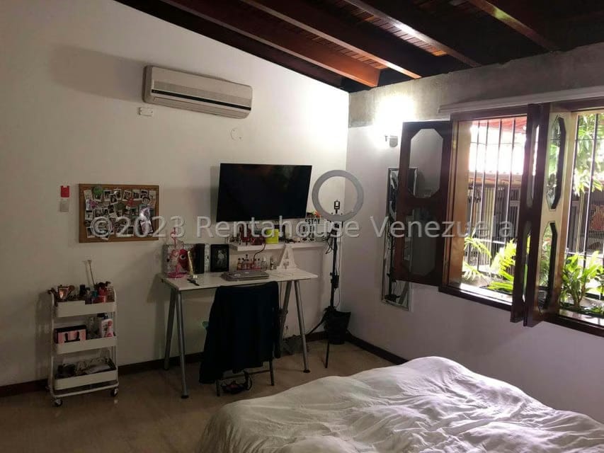 Casa (1 Nivel) en Venta en Prados del Este, Distrito Metropolitano - 24