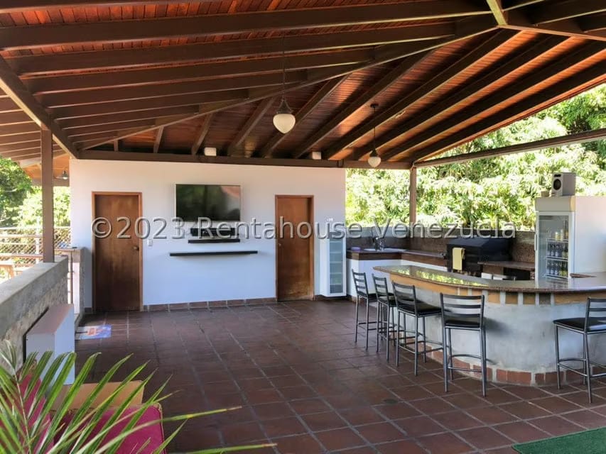 Casa (1 Nivel) en Venta en Prados del Este, Distrito Metropolitano - 25