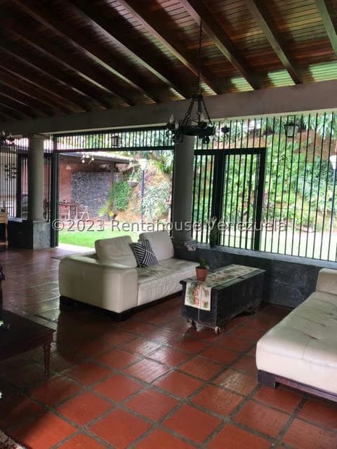 Casa (1 Nivel) en Venta en Prados del Este, Distrito Metropolitano - 4