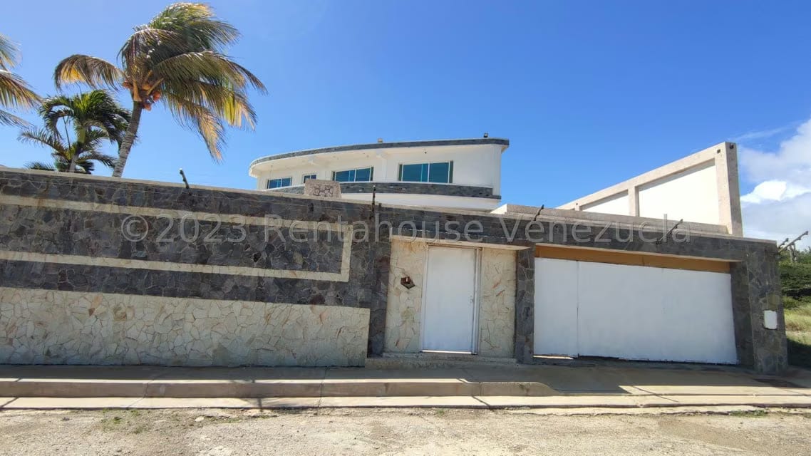 Casa (Multipes Niveles) en Venta en Playa Moreno, Nueva Esparta