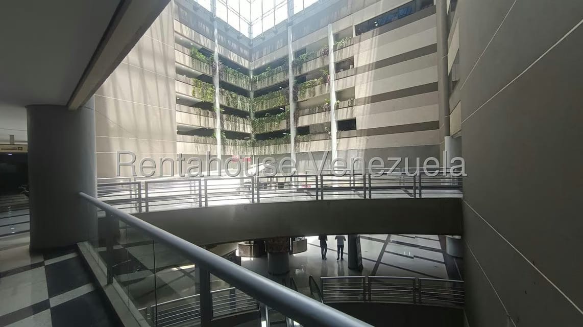 Comercial (Local Comercial) en Alquiler en El Rosal, Distrito Metropolitano - 17