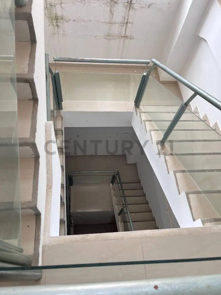 CENTRO EMPRESARIAL EN ALQUILER O VENTA - 2
