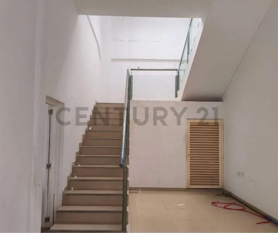 CENTRO EMPRESARIAL EN ALQUILER O VENTA - 6