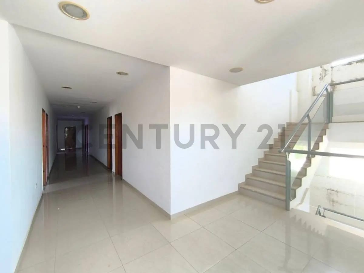CENTRO EMPRESARIAL EN ALQUILER O VENTA - 8